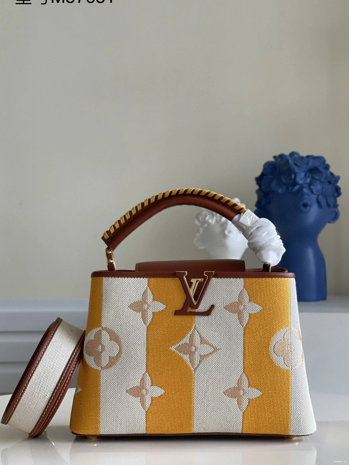 WIS BB CAPUCINES LOUIS VUITTON 0817